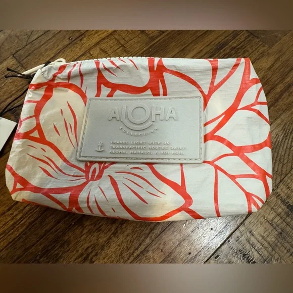 NWT Aloha Collection Backyard Red Haute / Sandstone Mini Pouch - Picture 2 of 5